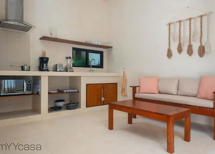 Casa Yaakun *